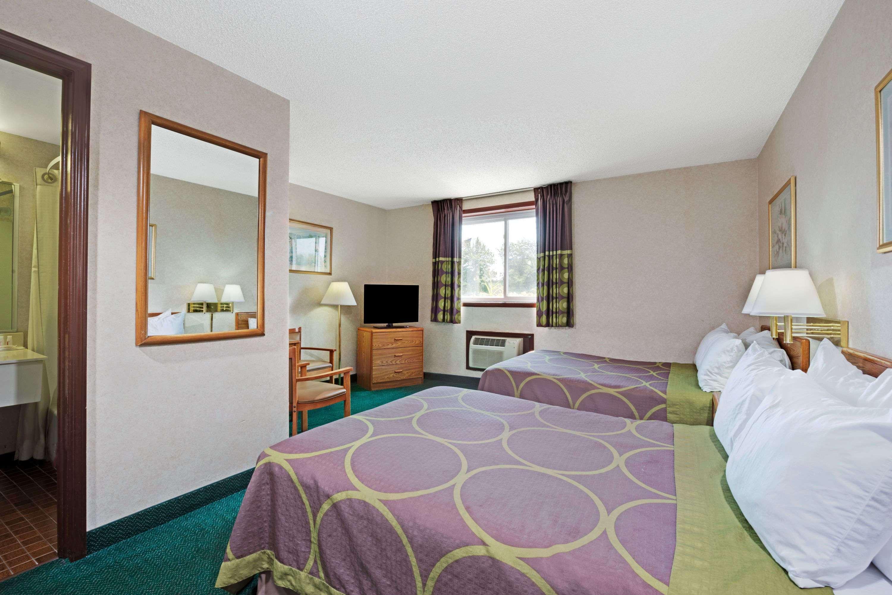 Super 8 By Wyndham Kenmore/Buffalo/Niagara Falls Area Esterno foto