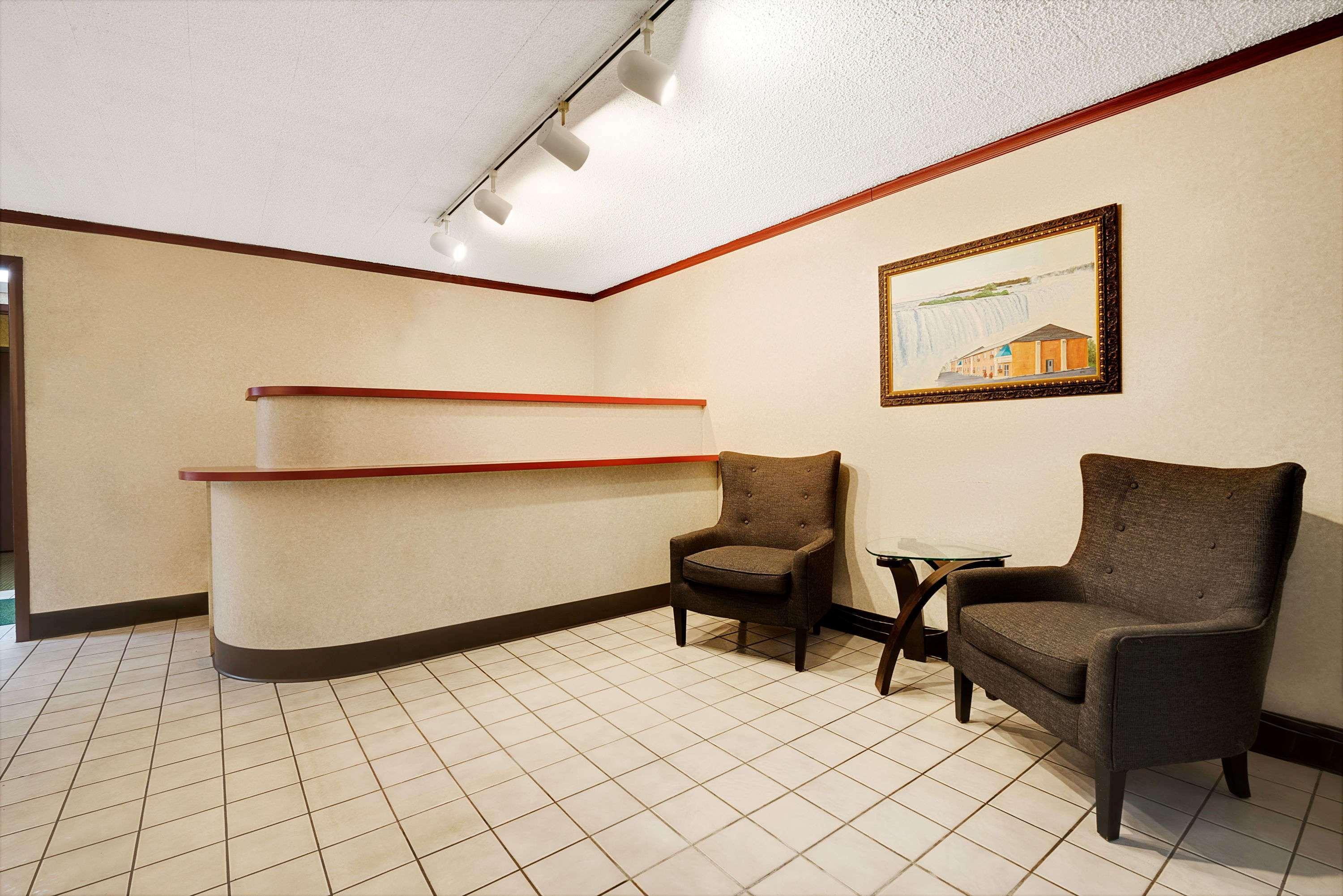 Super 8 By Wyndham Kenmore/Buffalo/Niagara Falls Area Esterno foto