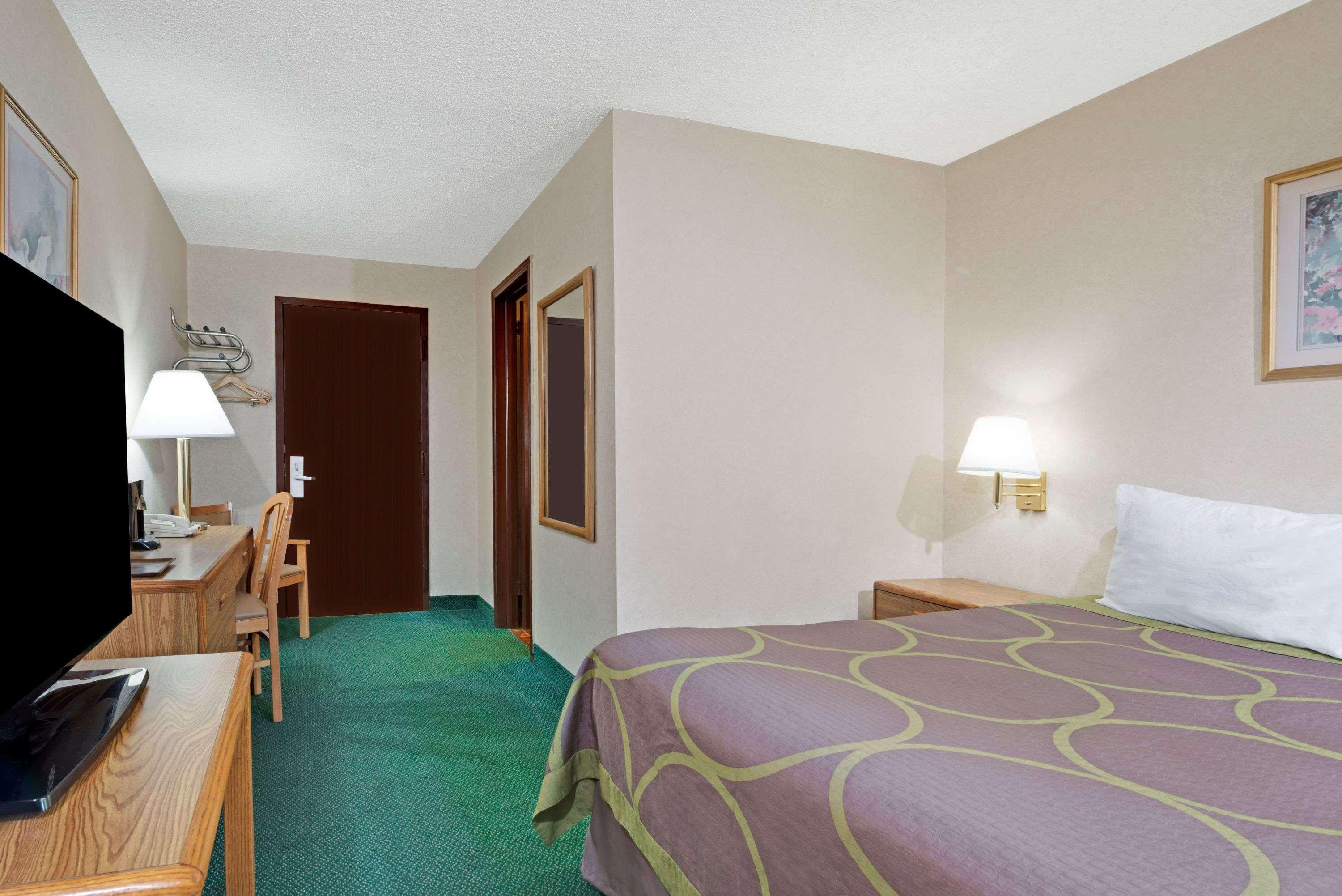 Super 8 By Wyndham Kenmore/Buffalo/Niagara Falls Area Esterno foto